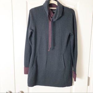 3/$10 Cynthia Rowley activewear collard sweatshirt